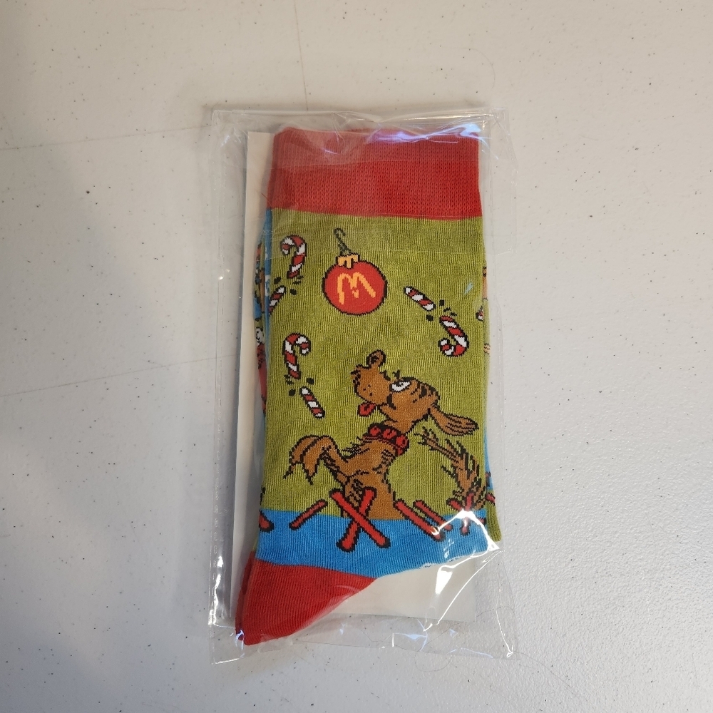 2025 McDonalds Happy Meal Adult The Grinch Socks New In Package Mismatched